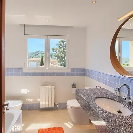 Вилла With Pool Ac And Sea View *
